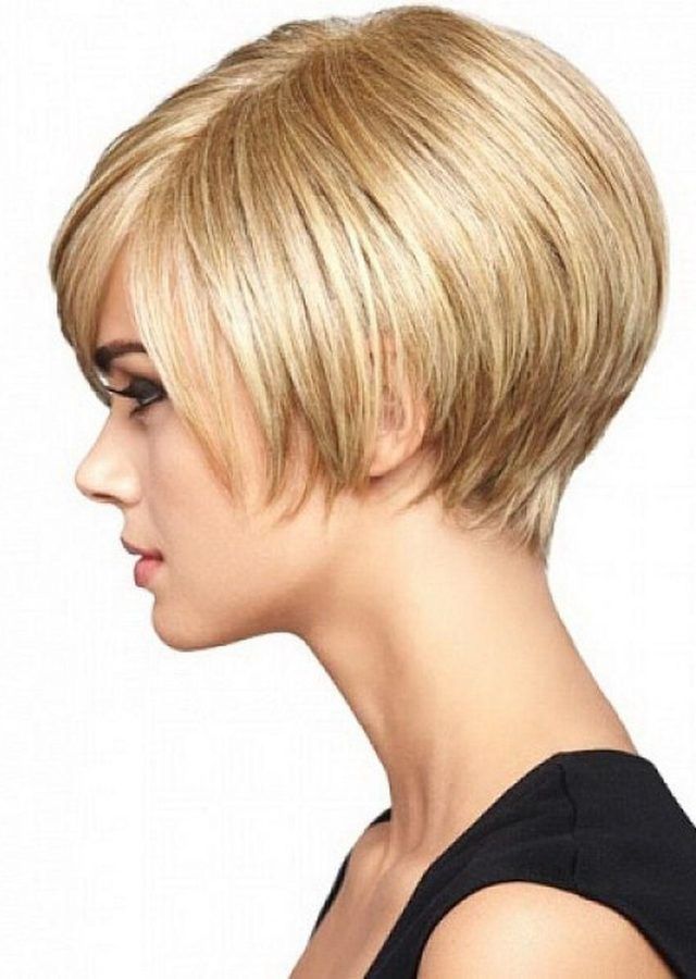25 Best Short Haircuts for Thick Straight Hair