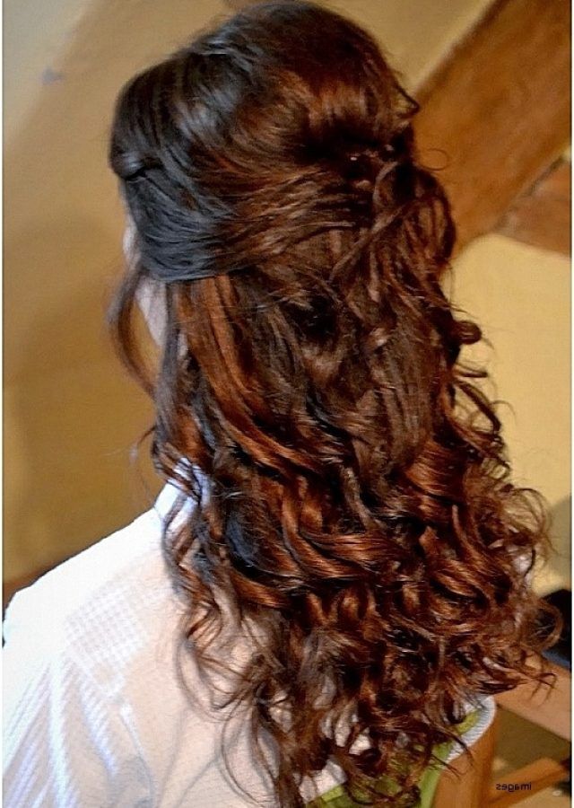 15 the Best Curly Hair Half Up Wedding Hairstyles
