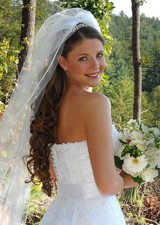 15 Best Wedding Hairstyles for Long Hair Down with Veil and Tiara
